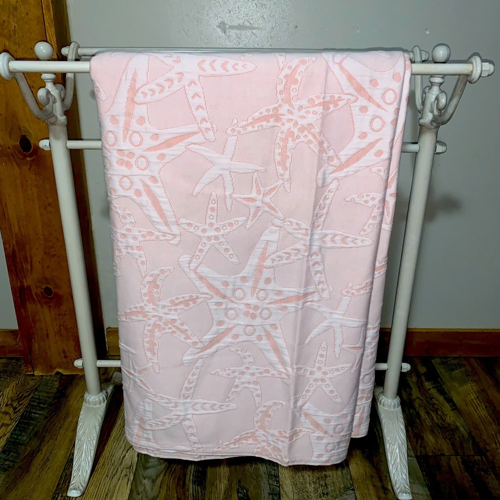 LaMont Home Calypso Collection Matelasse Twin Coverlet Coral Pink Star Fish